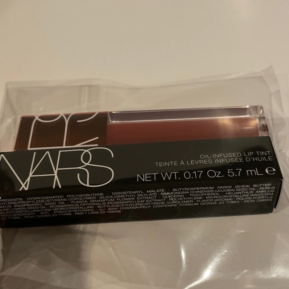 🌸 NARS 🌸 Oil-Infused Lip Tint Gloss Primal Instinct (1149) 5.7ml NEW AUTH 🌸 - Picture 3 of 4